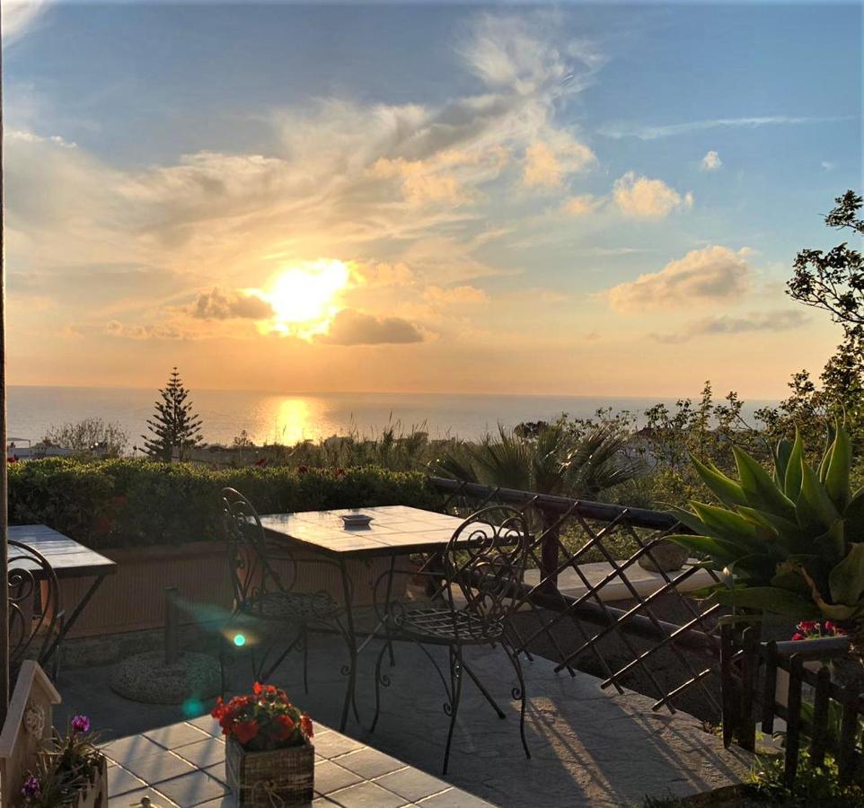 La Terrazzina Sul Tramonto Bed & Breakfast Forio  Exterior photo